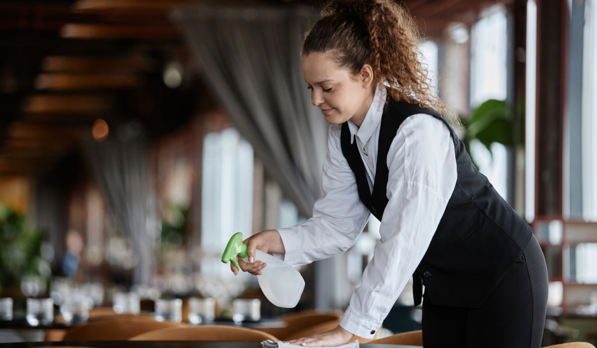 Guida per ristoratori: qual è la differenza tra pulizia e sanificazione?
