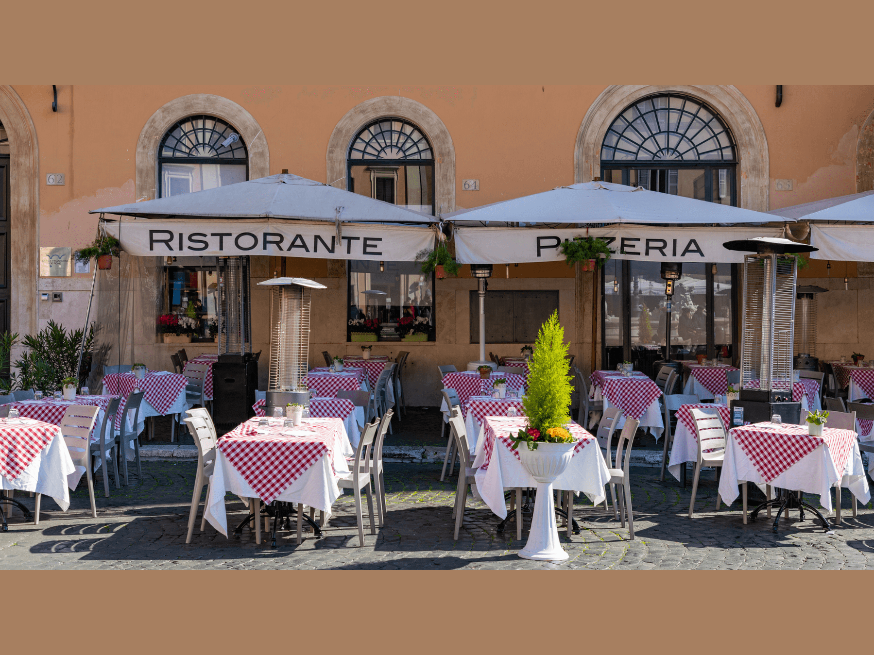 Tovaglie tnt 100x100 e 140x140: misure perfette per ogni esigenza