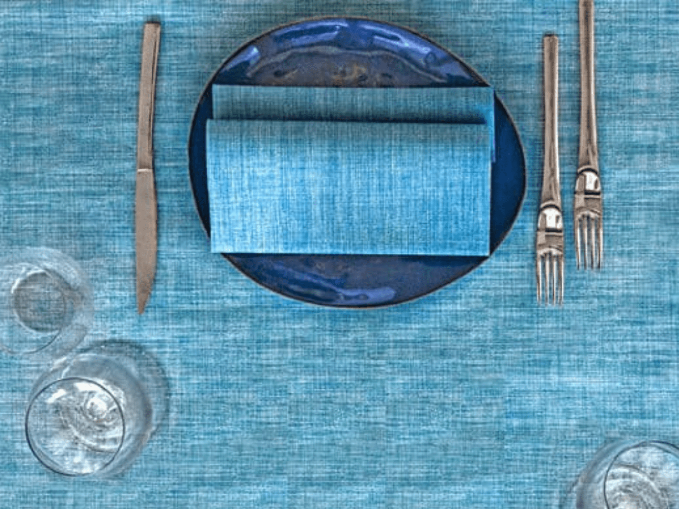 Perché le tovaglie TNT 140x140 Sono la Scelta Ideale per Hotel, Ristoranti e Bar