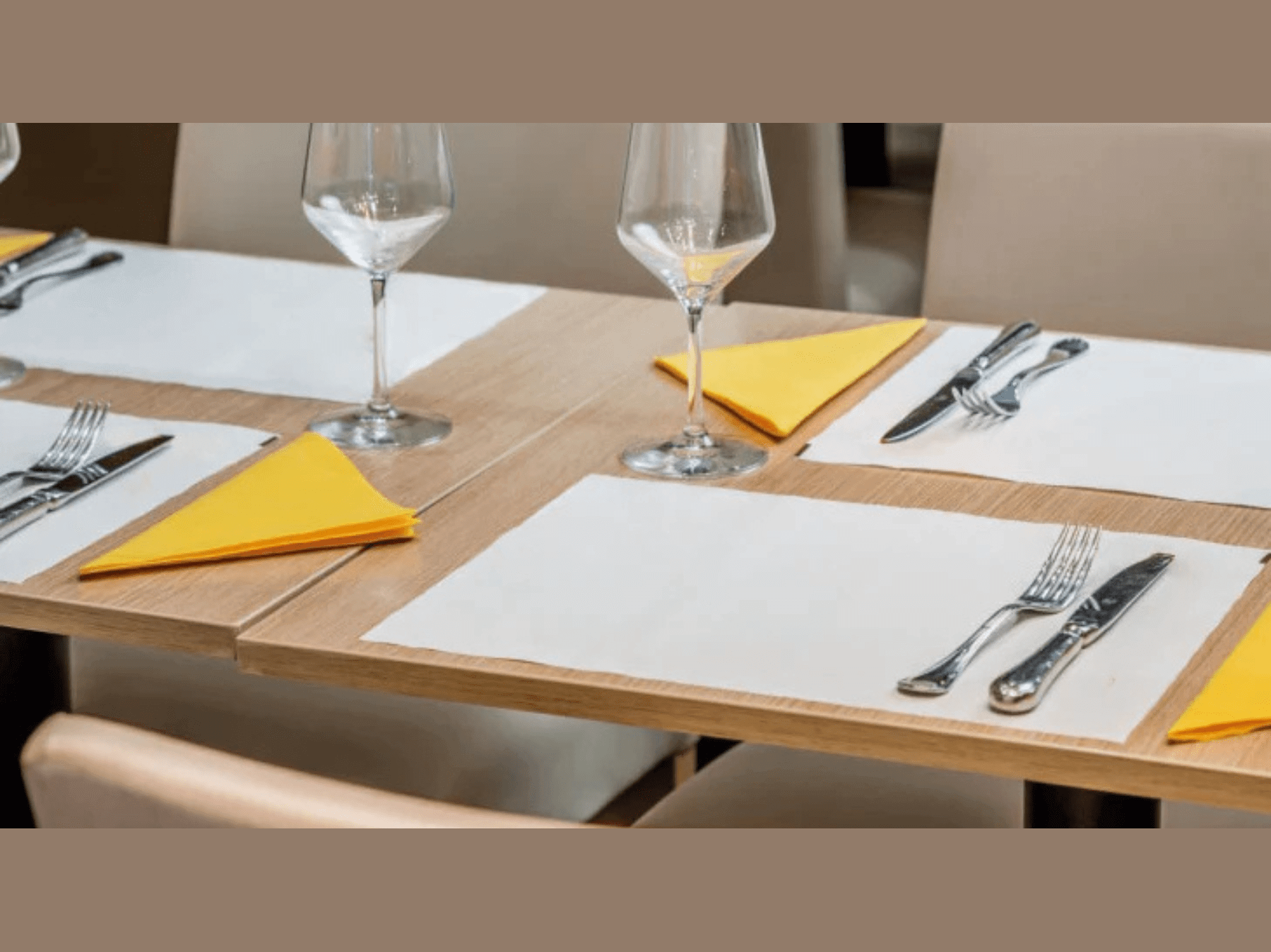 Tovaglietta Personalizzata: Lo Strumento Perfetto per Comunicare il Tuo Brand a Tavola