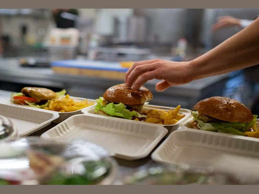 Cos'è il packaging da asporto, e come scegliere i contenitori take away per il tuo locale