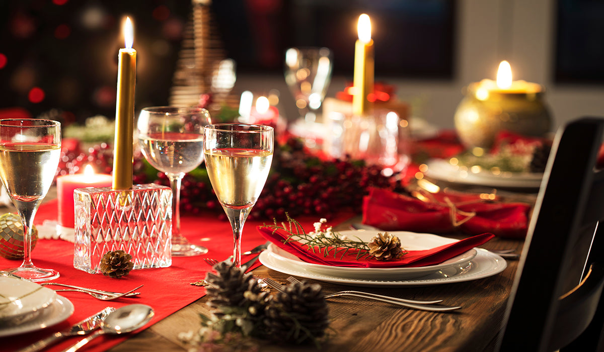 Rosso in tavola! 5 idee sulle migliori tovaglie di Natale per il tuo locale