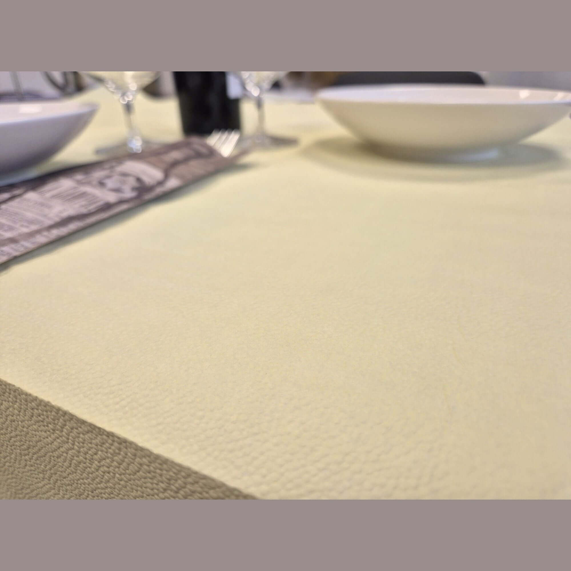 Tovaglia in Carta Fondo Pieno Crema Goffrata Airwave da mt. 1 x 1 - 200 pz.