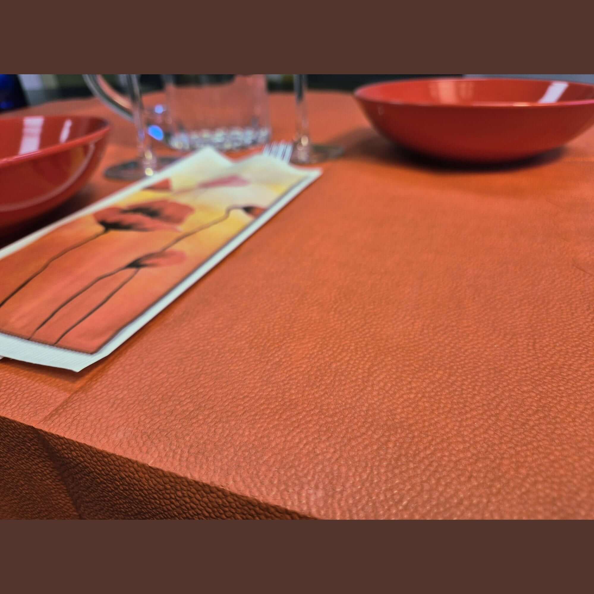 Tovaglia in Carta Fondo Pieno Salmone Goffrata Airwave da mt. 1 x 1 - 200 pz.