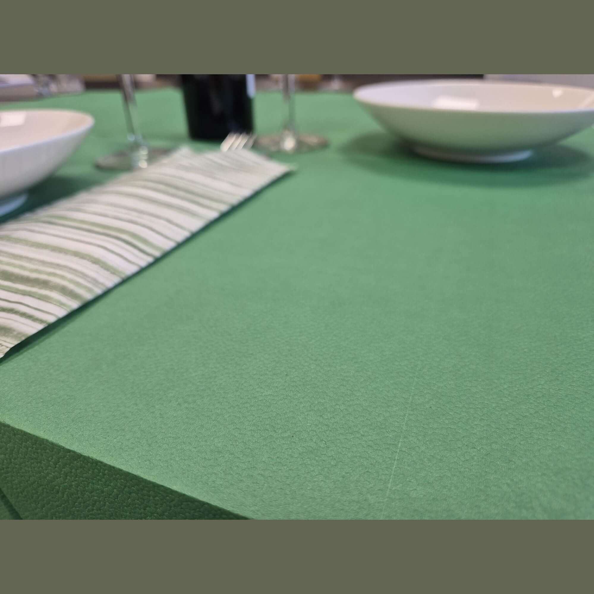 Tovaglia in Carta Fondo Pieno Verde Goffrata Airwave da mt. 1 x 1 - 200 pz.