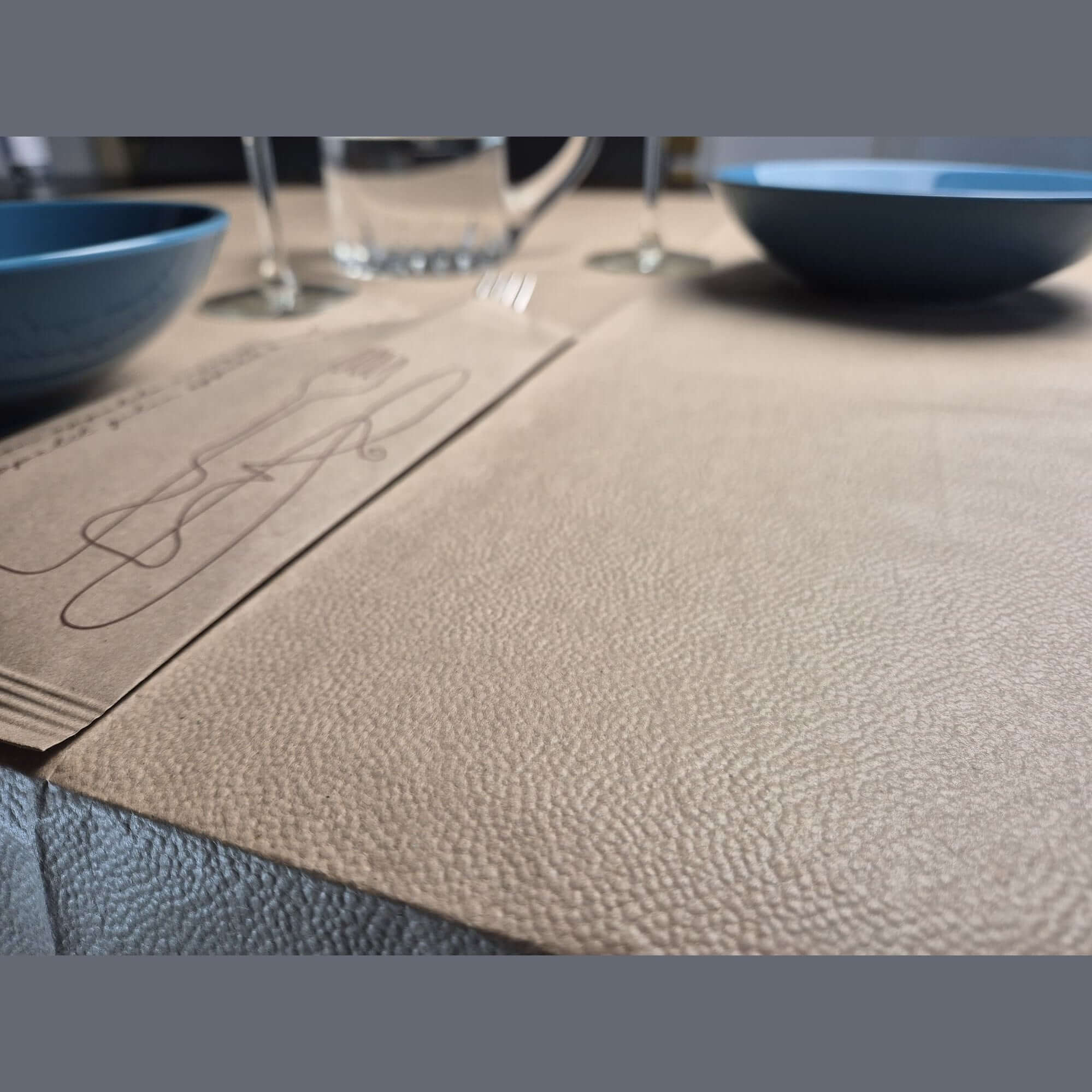 Tovaglia in Carta Avana Goffrata Airwave da mt. 1 x 1 - 200 pz.