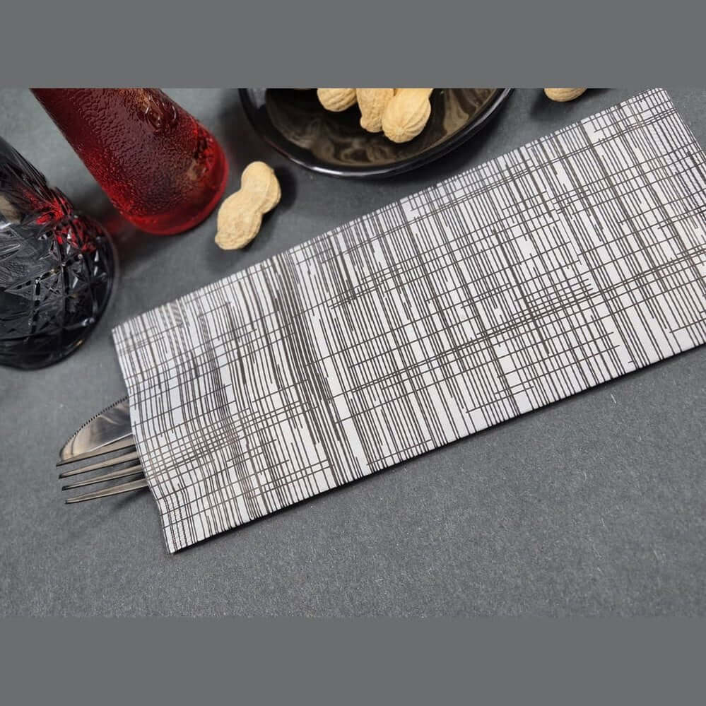 Busta portaposate Graffi nera con tovagliolo Airwave – 1000 pz.