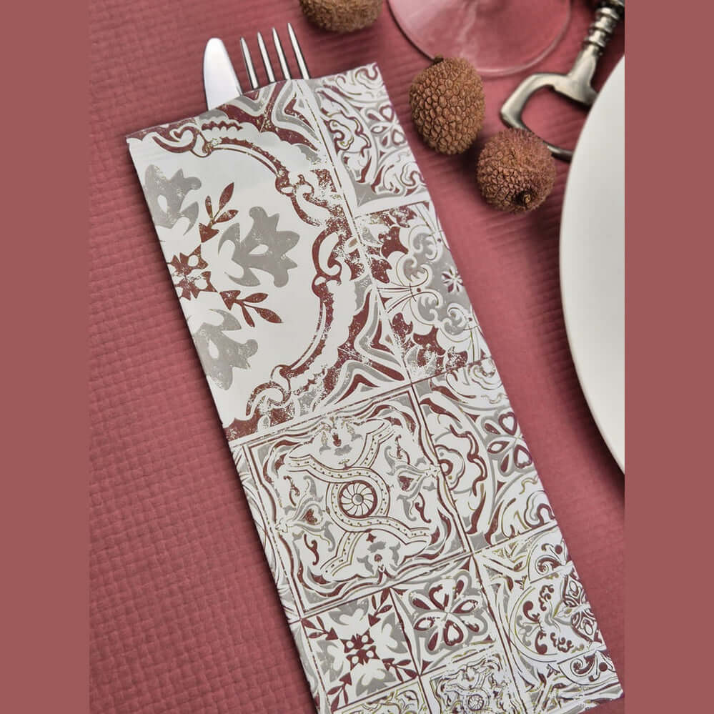 Busta portaposate Azulejos Rossa con tovagliolo Airwave – 1000 pz.