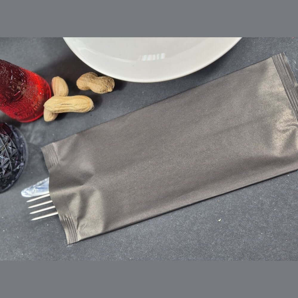 Busta portaposate Fondo Pieno Nero con tovagliolo Airwave – 1000 pz.