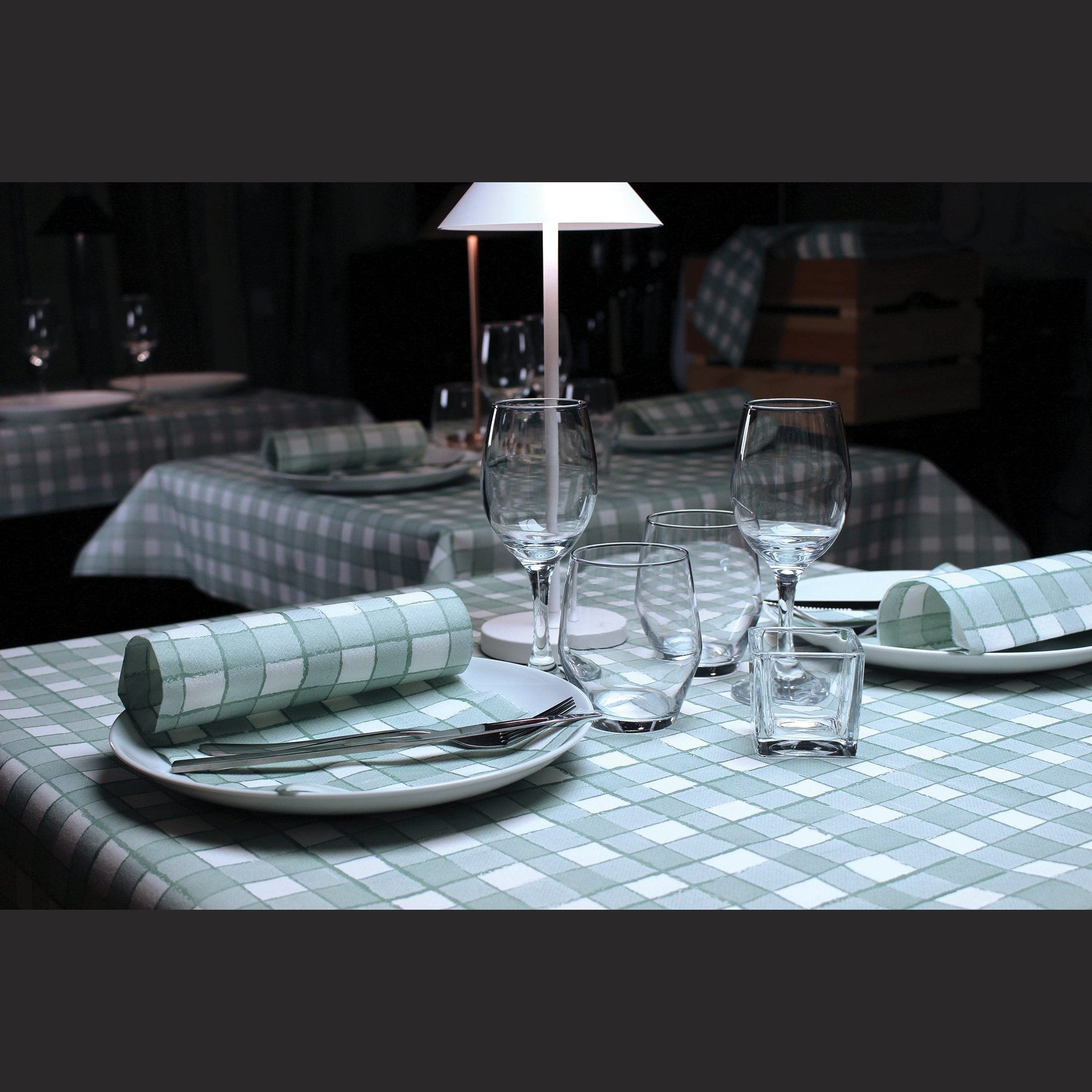 Tovaglia Tnt Guest Verde Fibracel cm. 100x100 - 100 pz.