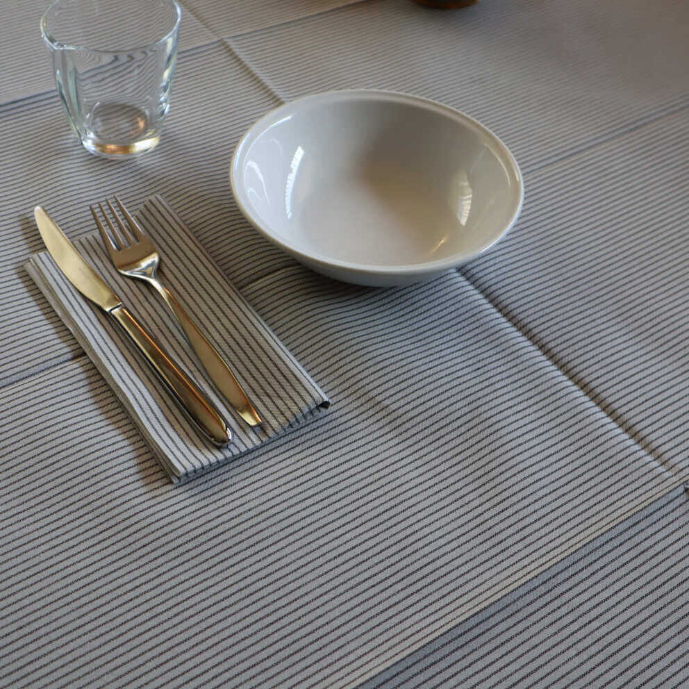 Tovaglia Tnt Gess Grigio Perla Plus cm. 100X100 - 100 pz.