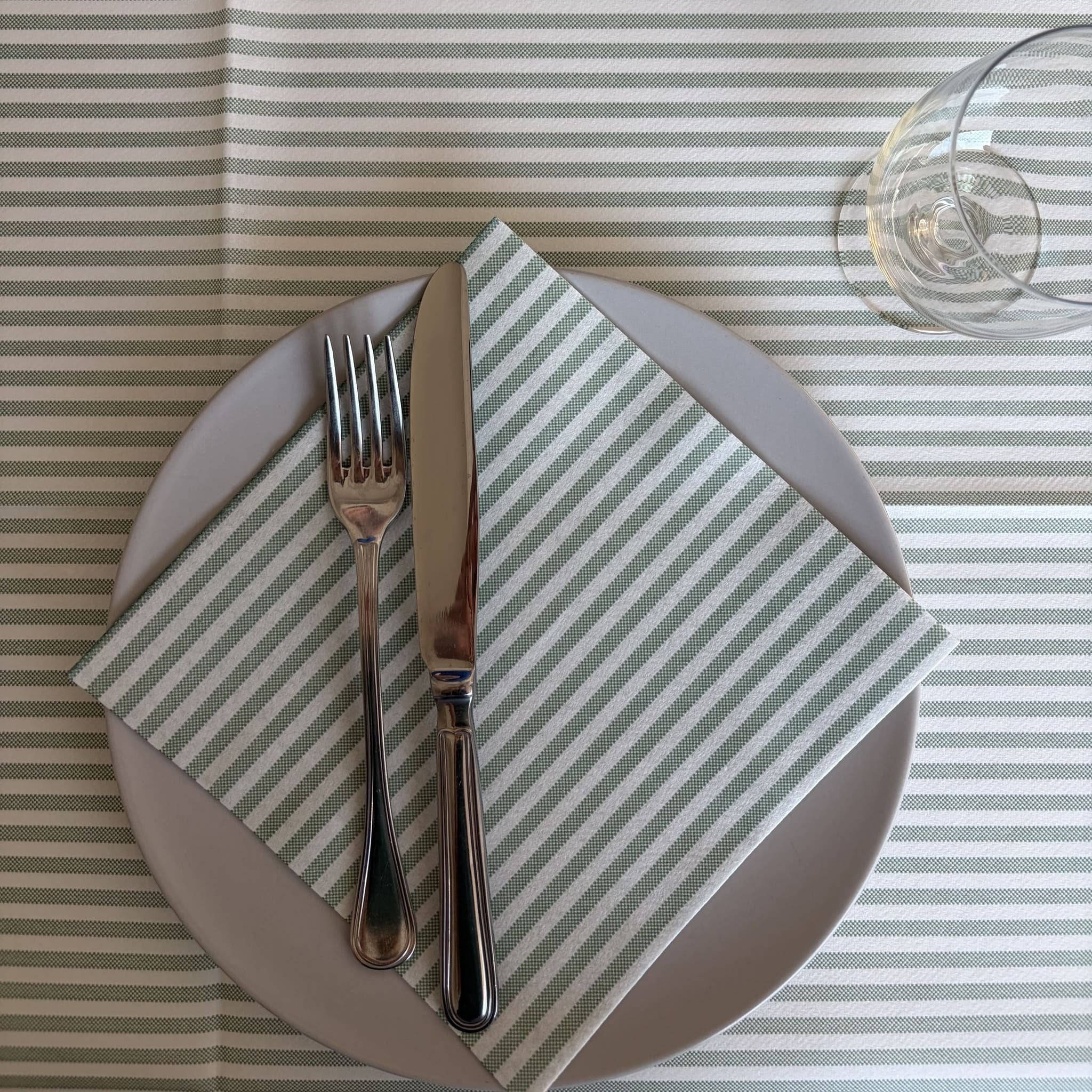 Tovagliolo Tnt Riga Verde Fibracel cm. 40x40 - 800 pz.