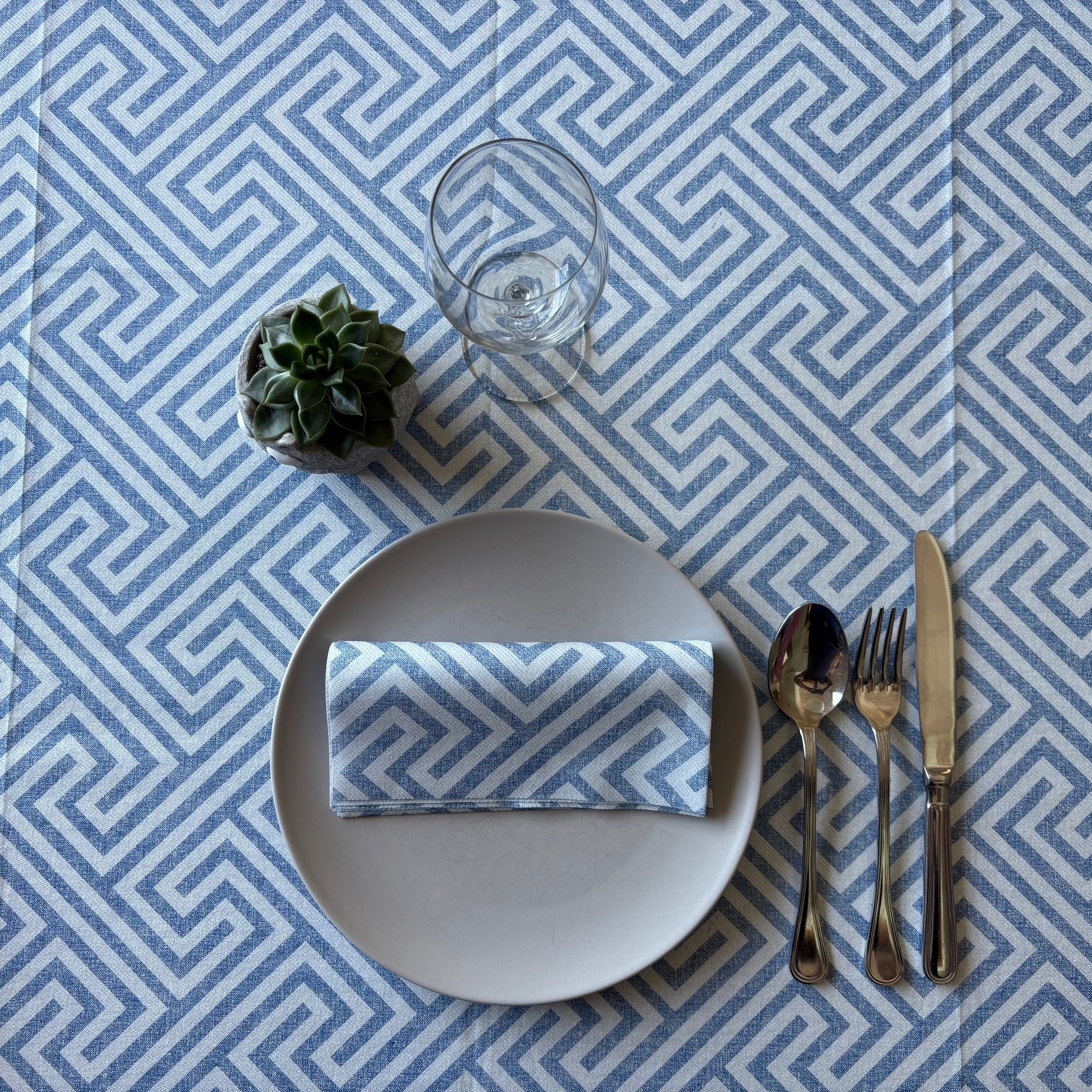 Tovaglia Tnt Dedalo Blu Ecosuperior cm. 100x100 – 100 pz.