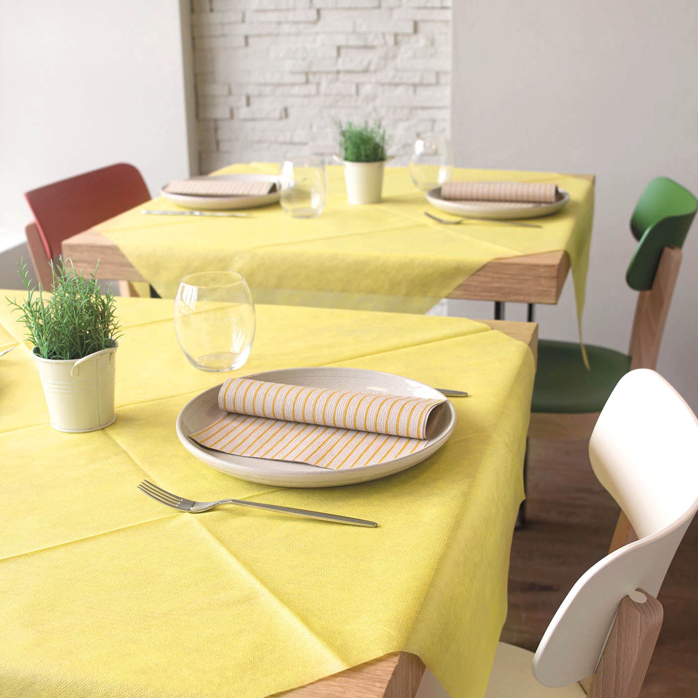 Tovaglia Tnt Giallo Ecostrong cm. 100X100