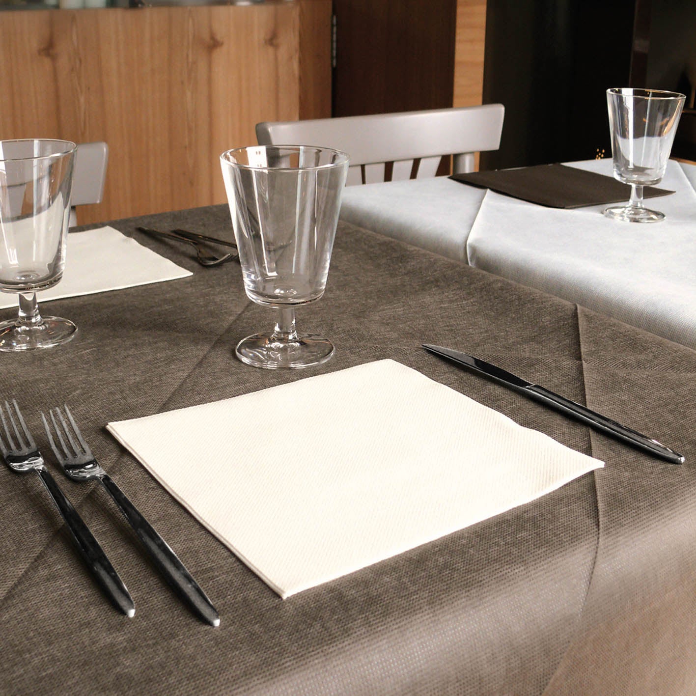 Tovaglia Tnt Marrone Ecostrong cm. 100X100