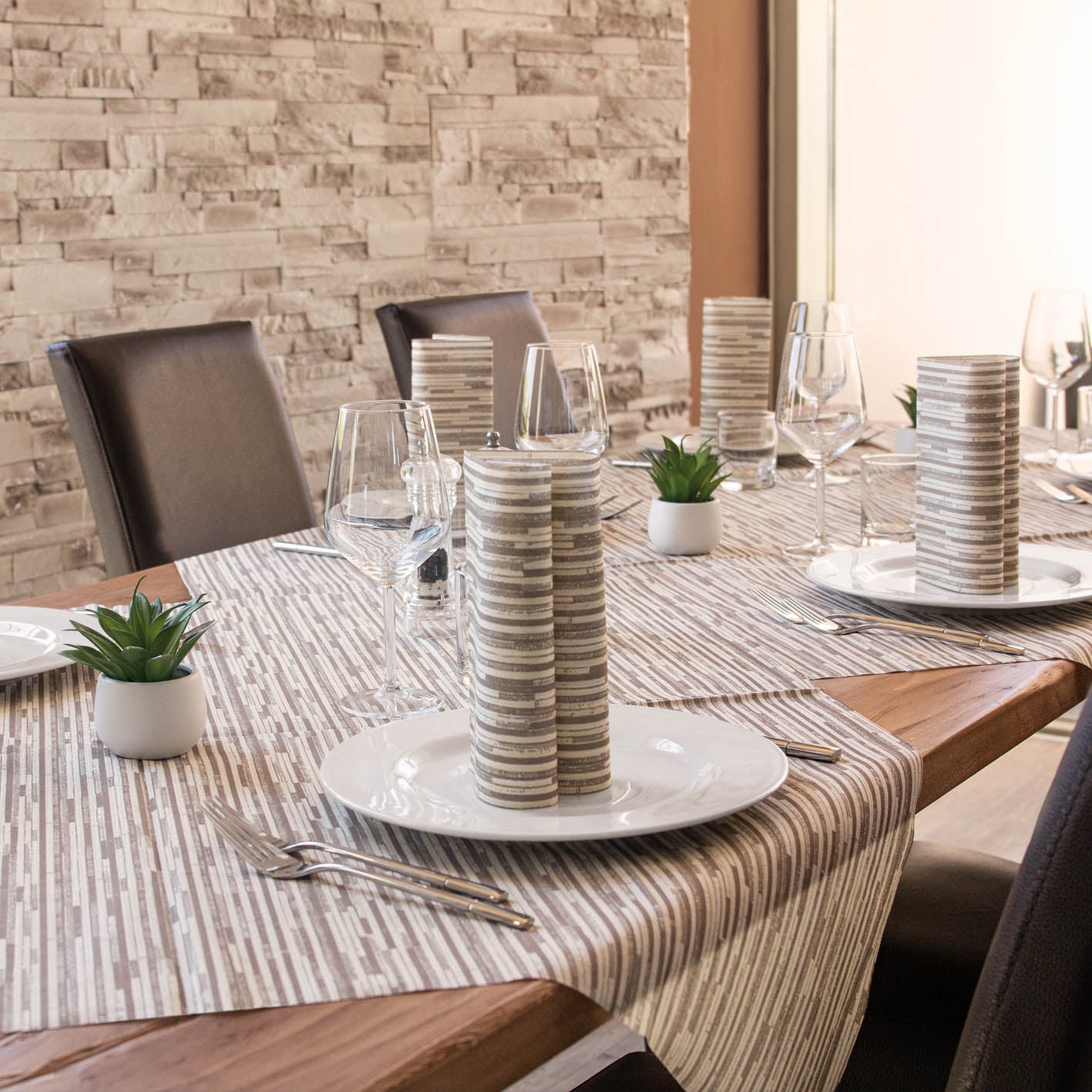 Tovaglia Tnt Back Creta Mono cm. 100x100 - 100 pz.