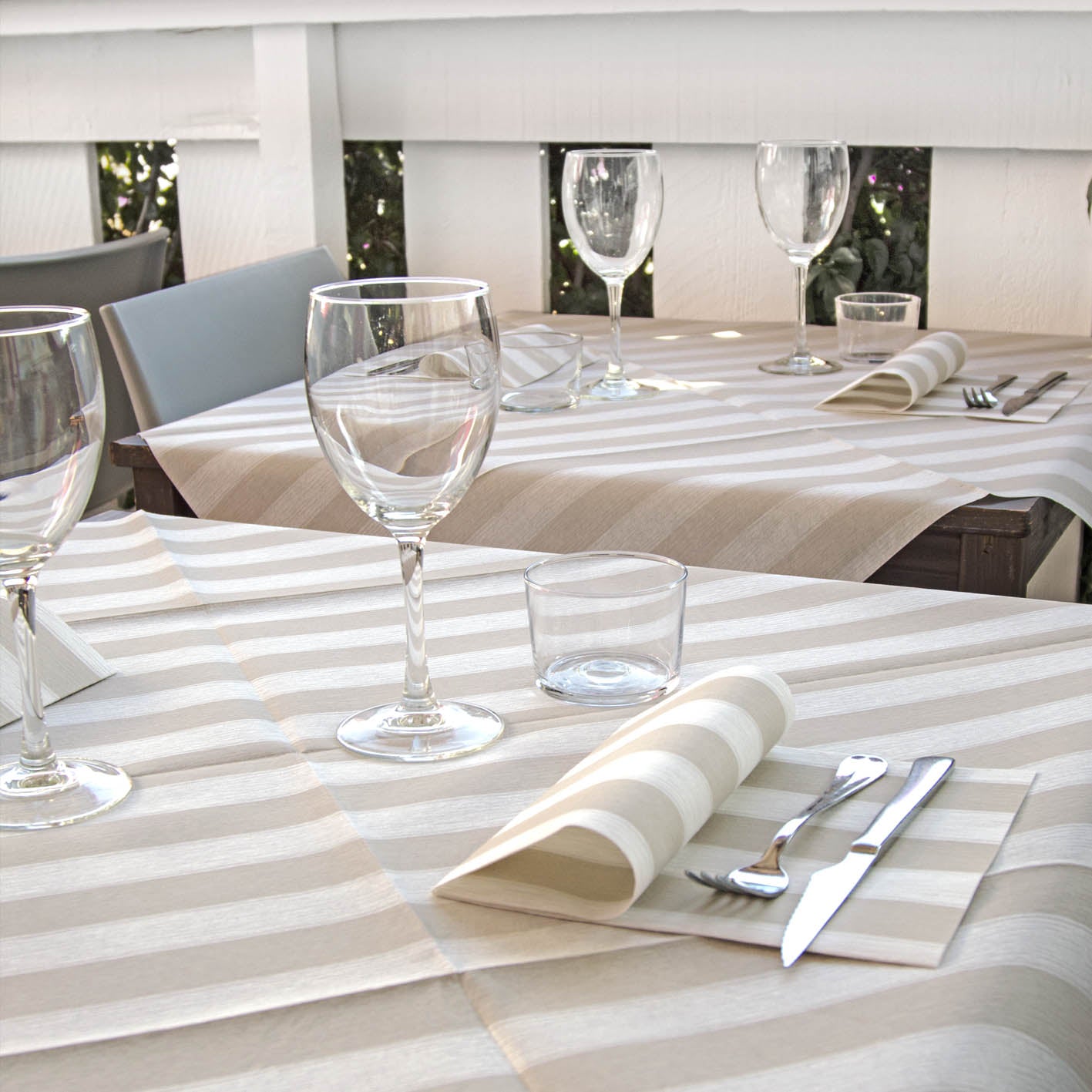 Tovaglia Tnt Band Sabbia Plus cm. 100X100 - 100 pz.