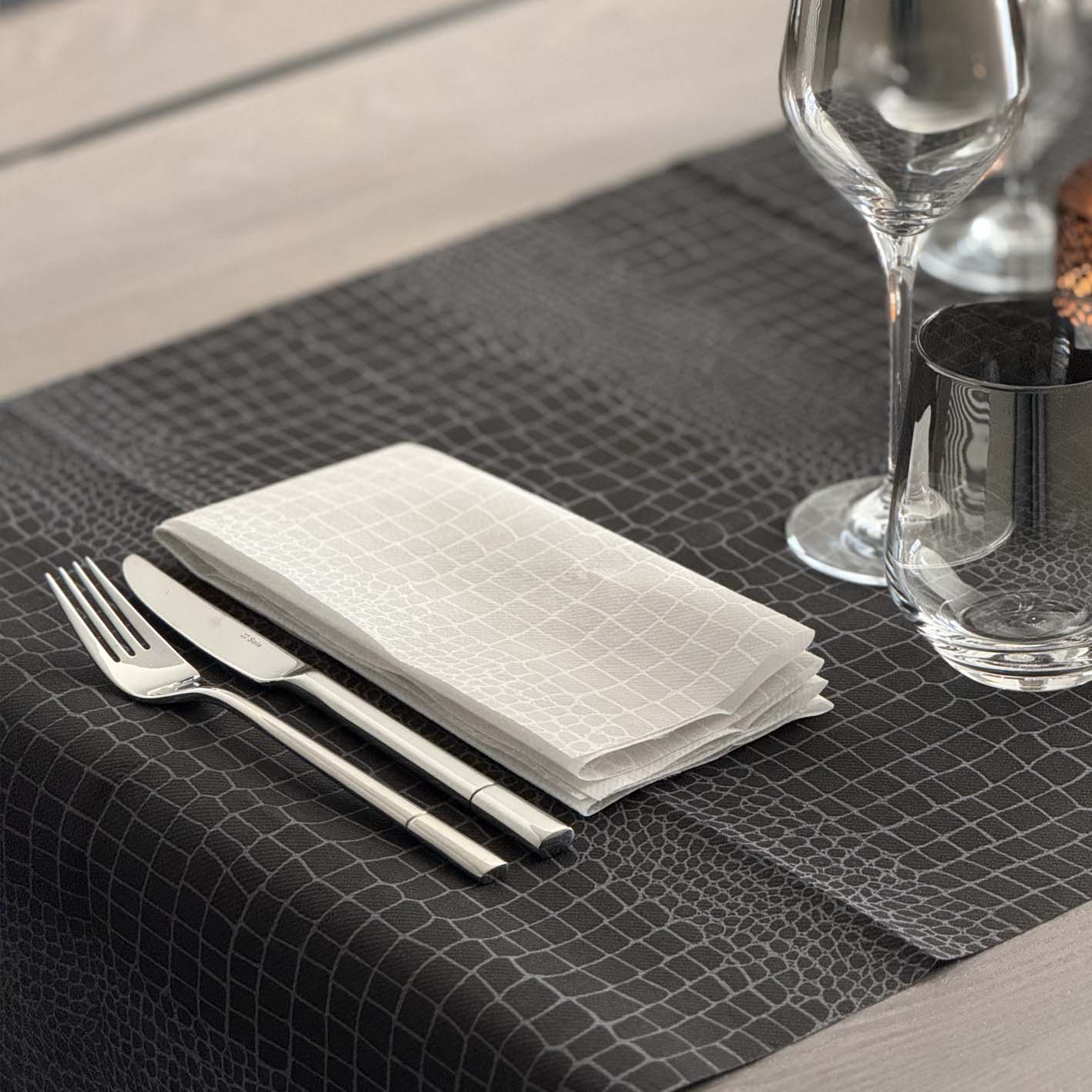 Runner Tnt Croko Ardesia Plus cm. 120X48 - 200 pz.