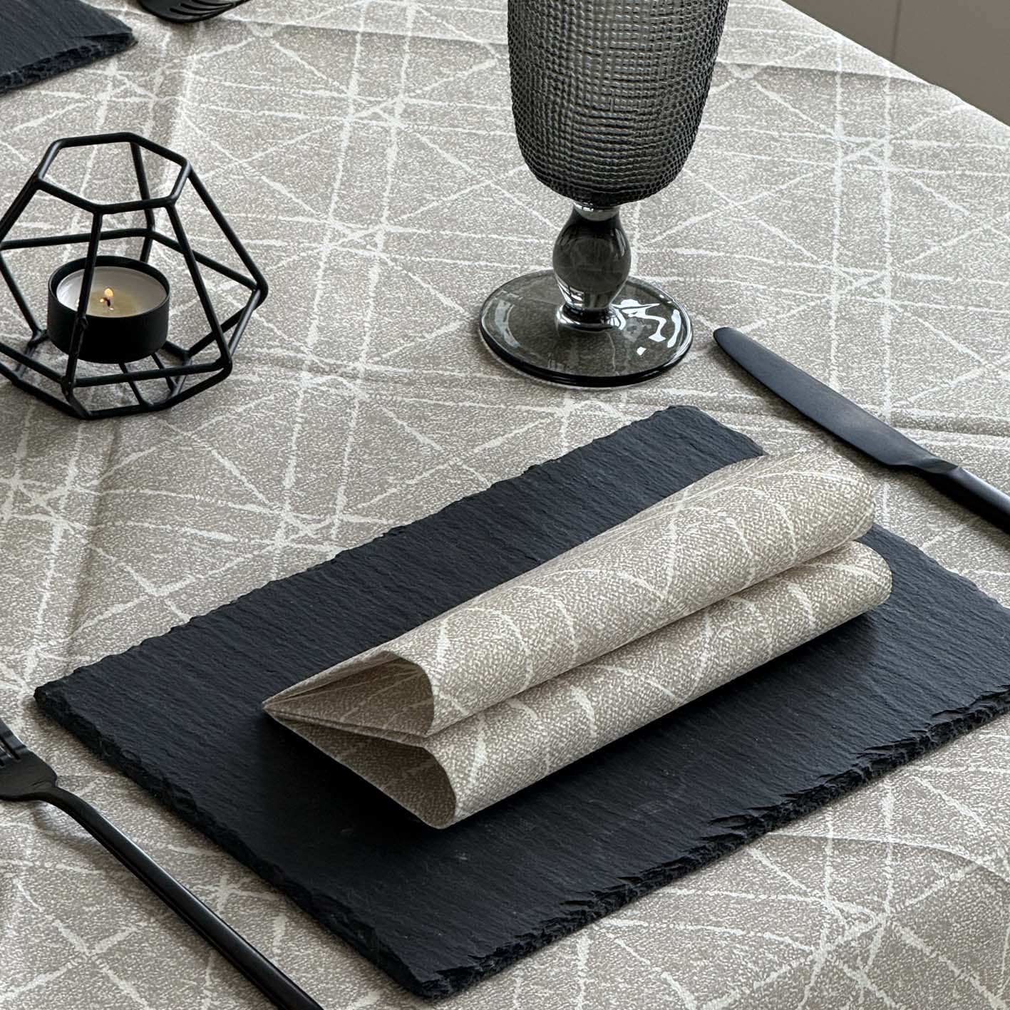 Tovaglia Tnt Hugo Sabbia Mono cm. 100x100 - 100 pz.