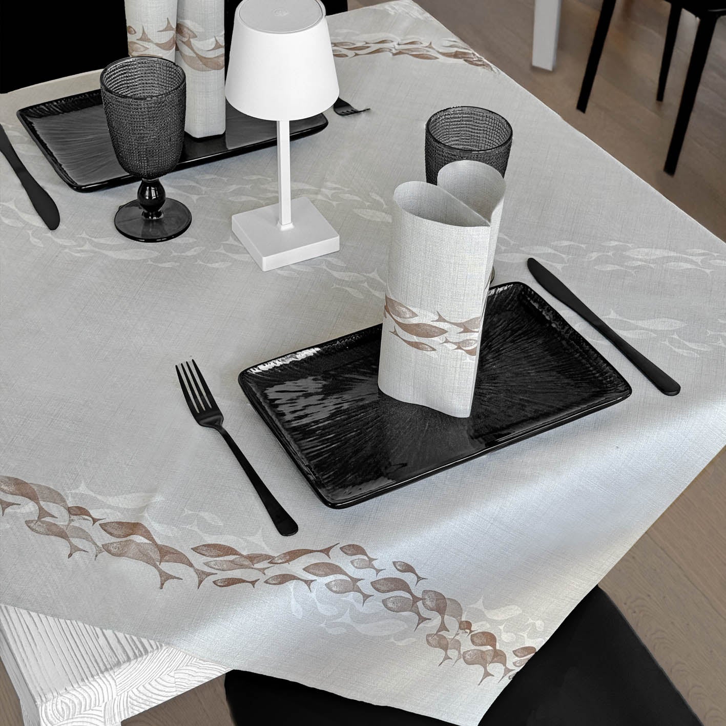 Tovaglia Tnt Maree Moka Plus cm. 100x100 - 100 pz.