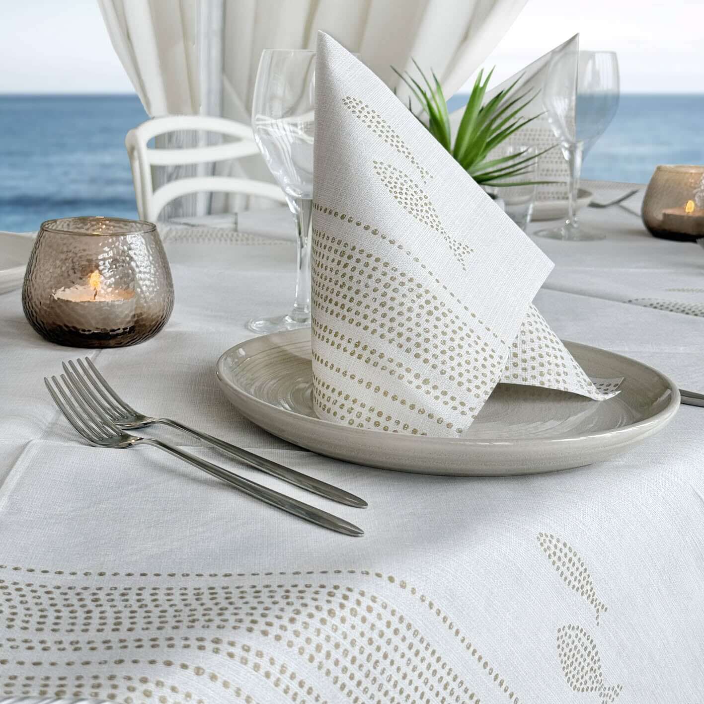 Tovaglia Tnt Saline Oro Micro cm. 100X100 - 100 pz.