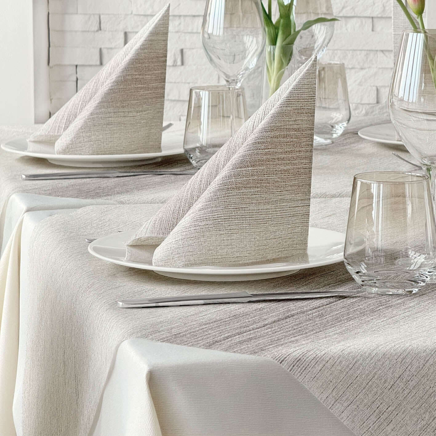 Tovaglia Tnt Sfumo Cacao Micro cm. 100X100 - 100 pz.