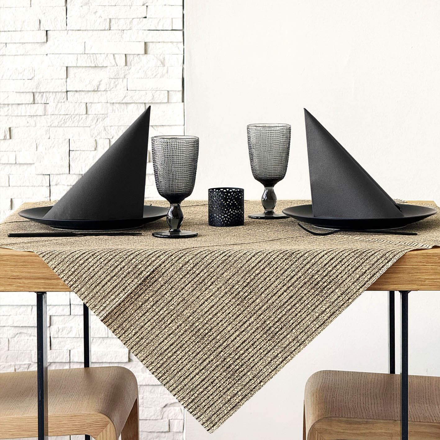 Tovaglia Tnt Stria Natural Plus cm. 100X100 - 100 pz.