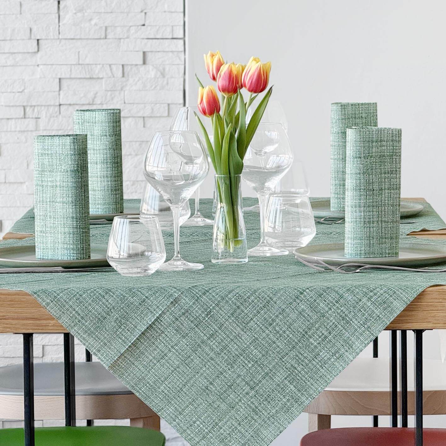 Tovaglia Tnt Greta Verde Plus cm. 100x100 - 100 pz.