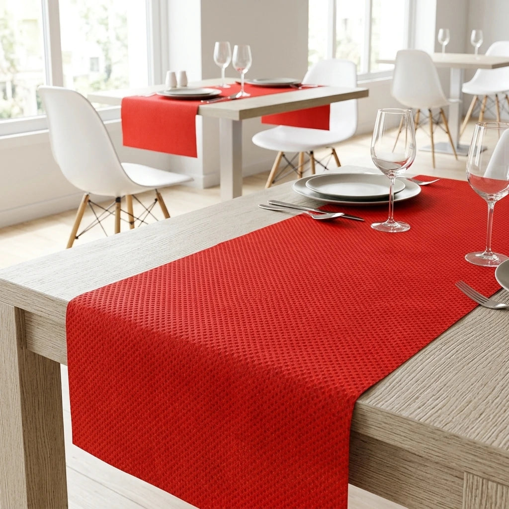 Runner Tnt Rosso Ecostrong cm. 120X48 | Vorrei che i prodotti selezionati siano ambientati in un bel ristorante luminoso e realistico, sono tutti runner monouso in tessuto non tessuto pertanto non dev