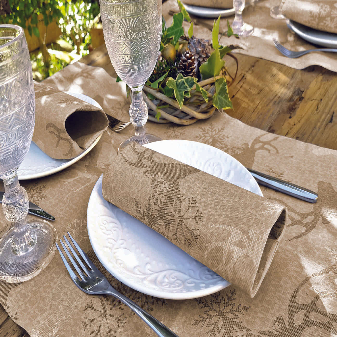 Tovaglia Tnt Selva Marrone Superior cm. 100x100 – 100 pz.