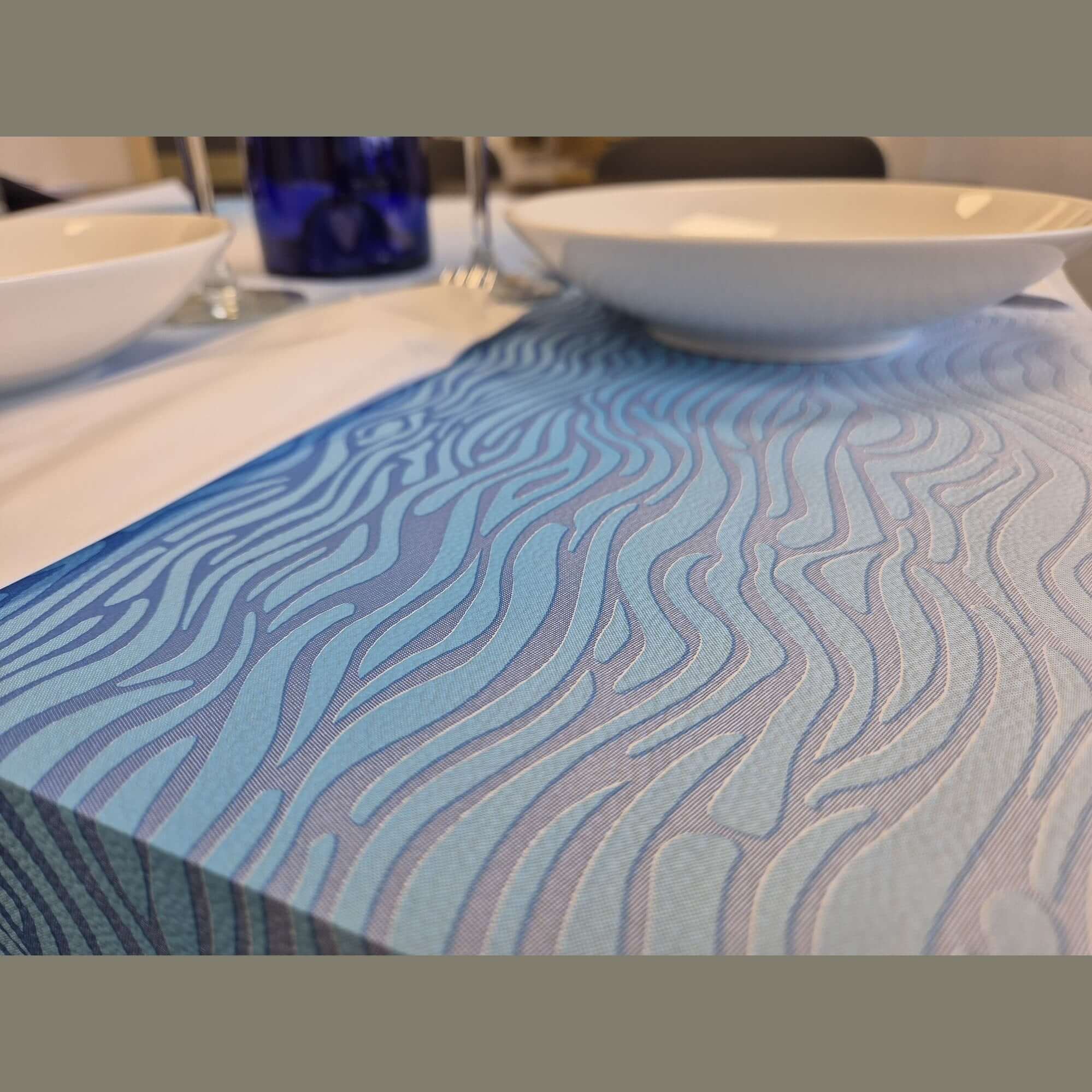 Tovaglia in Carta Onde Goffrata Airwave da mt. 1 x 1 - 200 pz.