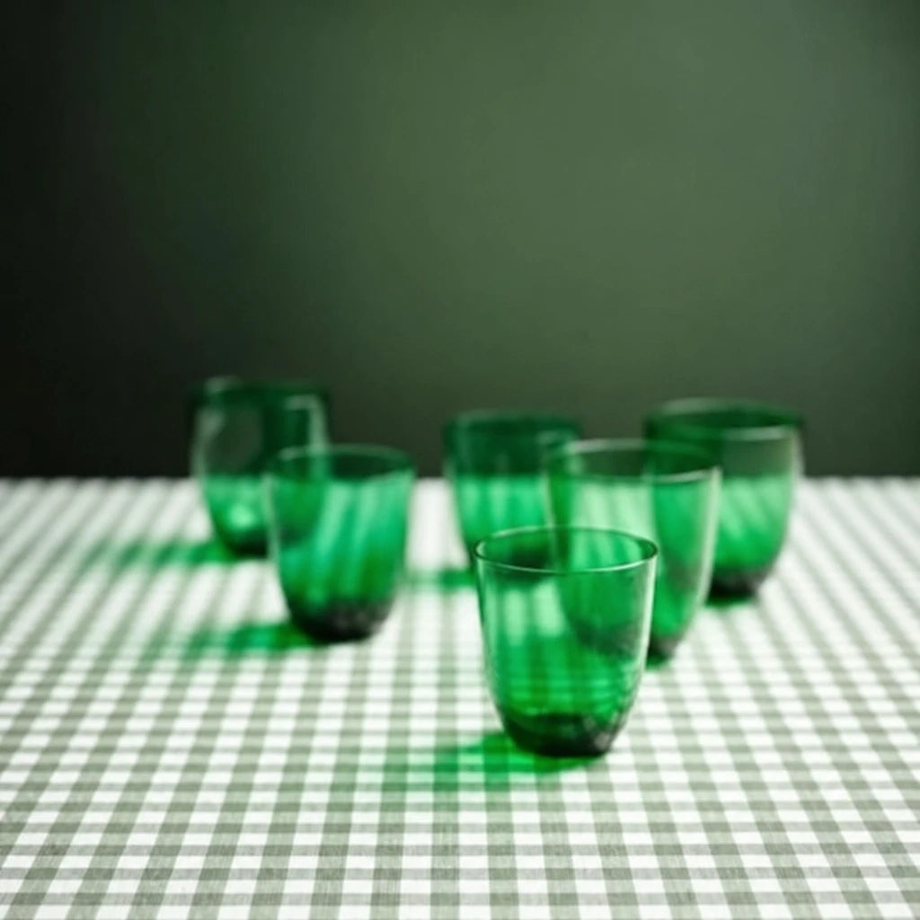 Tovaglia Tnt Roma Verde Soft cm. 100x100 - 100 pz. | Recreate the image exactly as it is. Don’t change, remove, combine, or add anything.