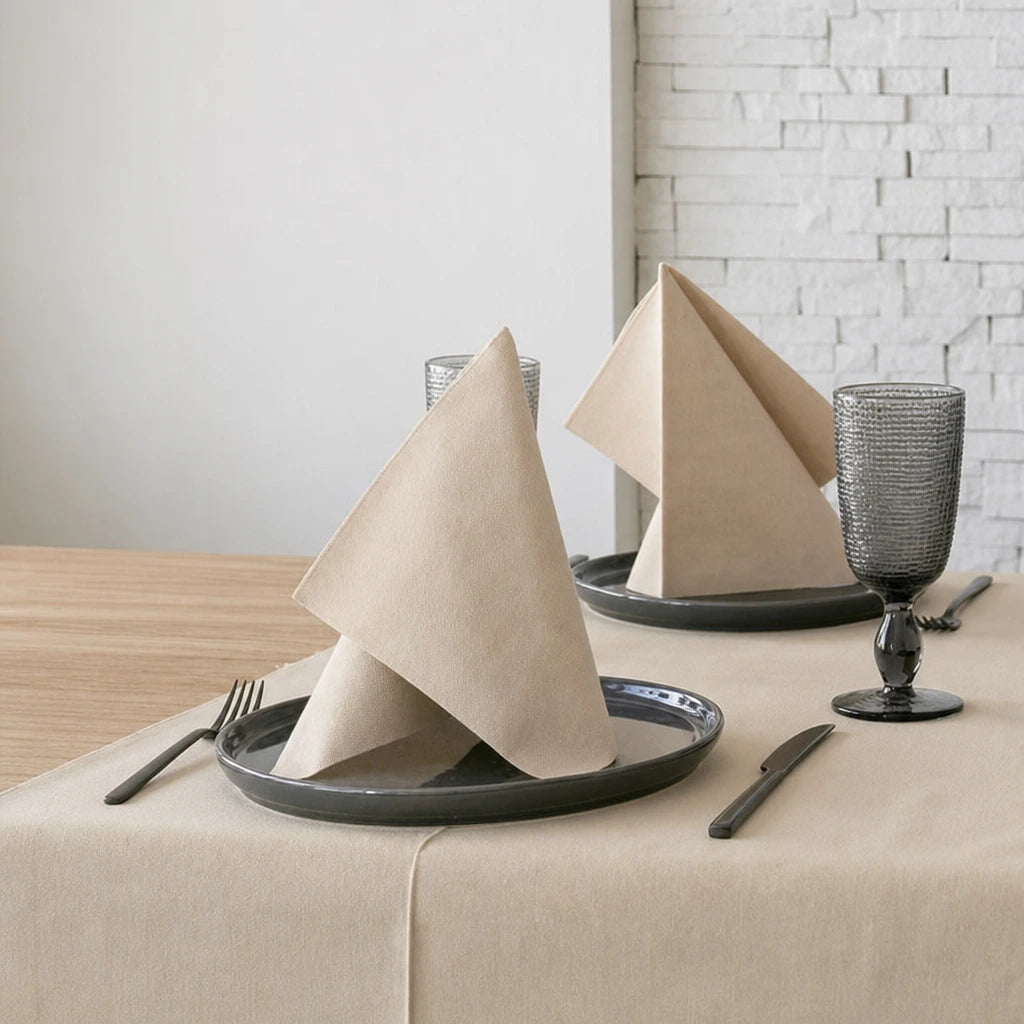 Tovagliolo Tnt Beige Superior cm. 40X40 - 800 pz. | Vorrei una foto dove rimane tutto assolutamente e totalmente uguale, devi cambiare solamente l'angolazione della foto.