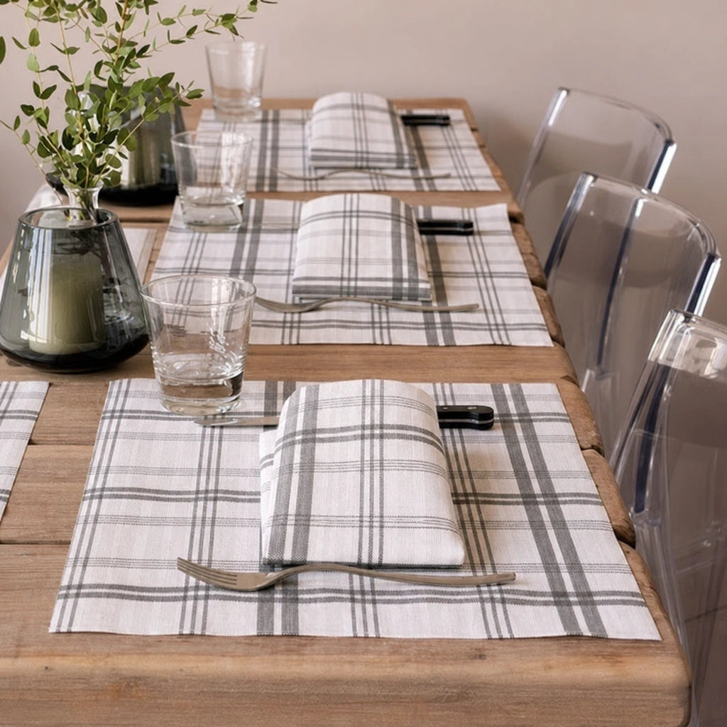 Tovagliolo Tnt Gourmet Fumé Plus cm. 35X50 - 250 pz. | Vorrei una foto dove rimane tutto assolutamente e totalmente uguale, devi cambiare solamente l'angolazione della foto.