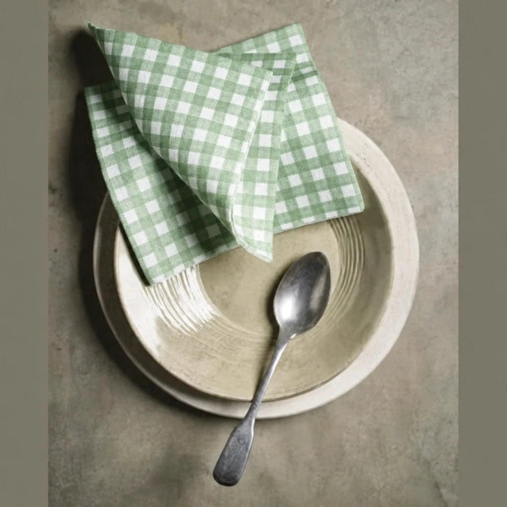 Tovagliolo Tnt Roma Verde Soft cm. 40x40 - 600 pz. | Recreate the image exactly as it is. Don’t change, remove, combine, or add anything.