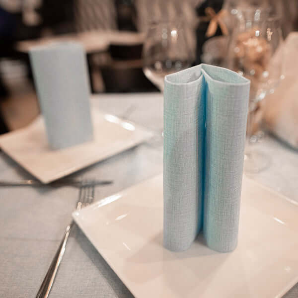 Tovaglia TNT 100X100 Easy Azzurro Soft – 100 pz.